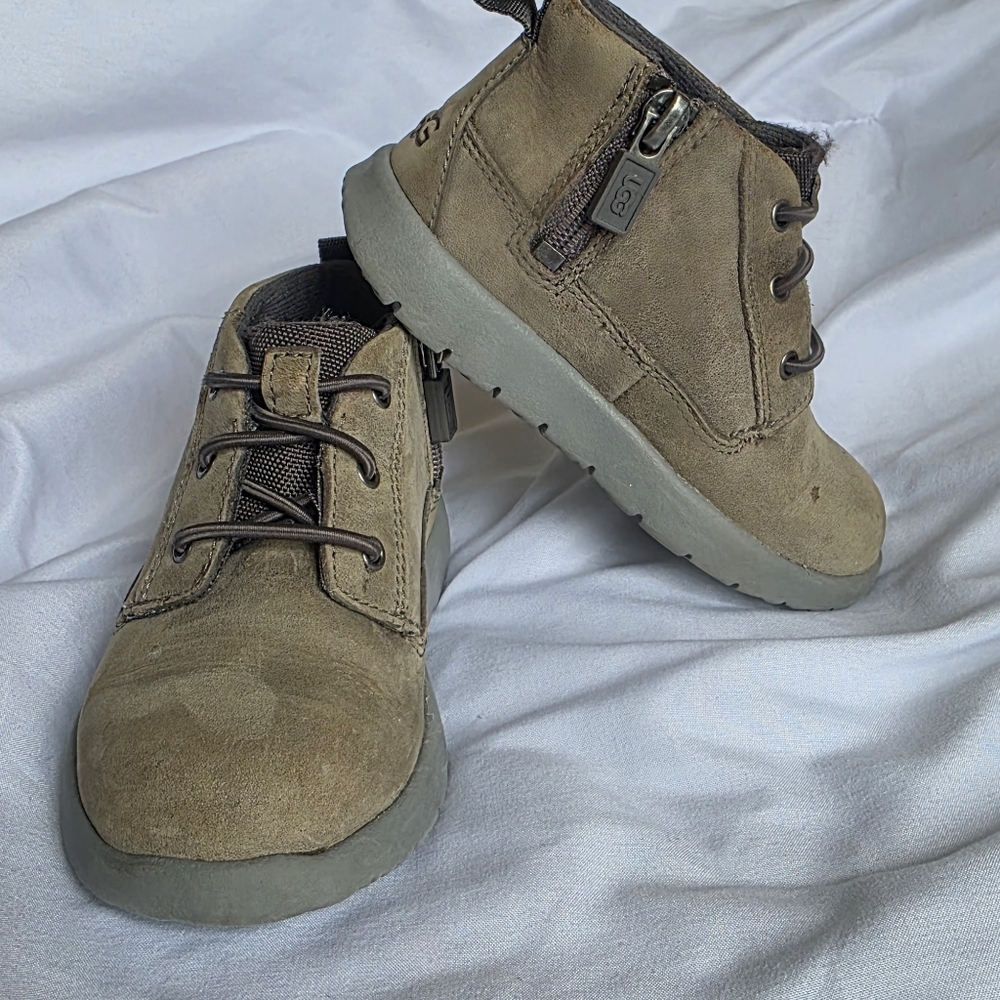 UGG Boys Brown / Gray Suede Ankle Zip Chukka Lace-Up Boots Toddler Size 7